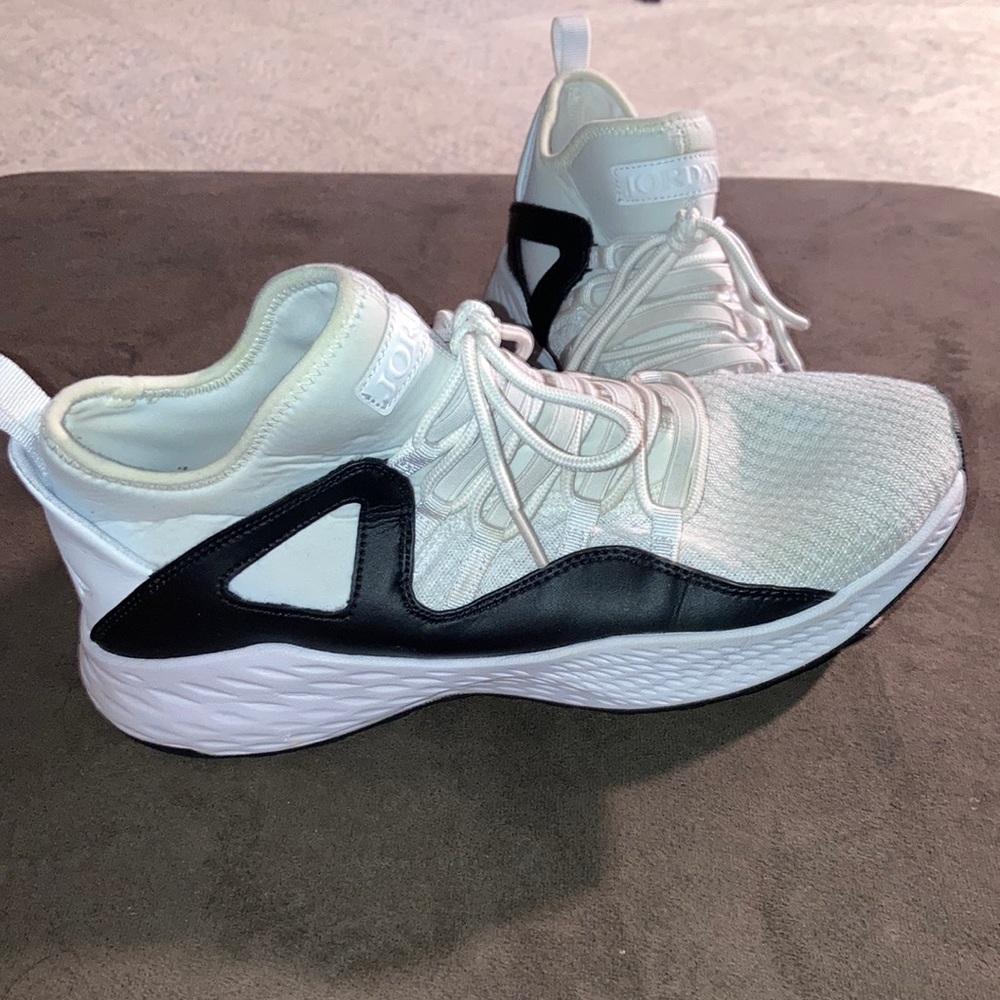 Jordan sneaks